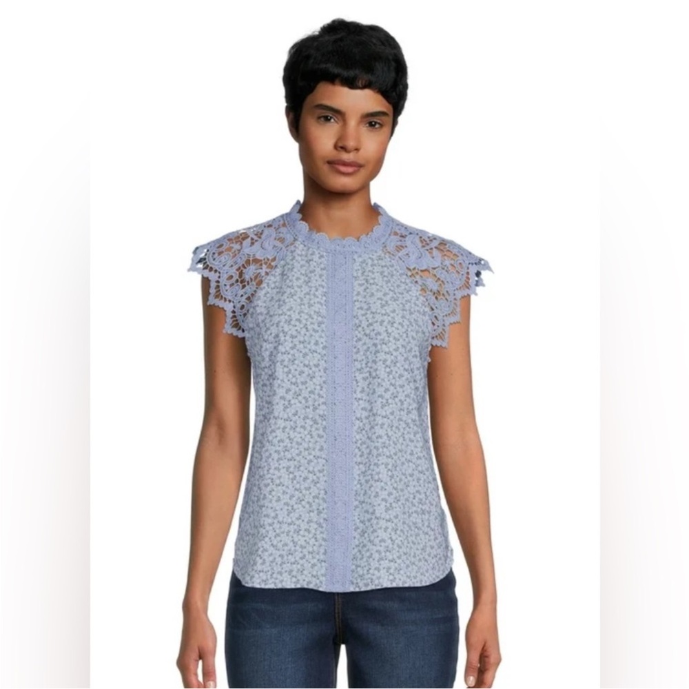 Chic Light Blue Lace Blouse *EXCELLENT CONDITION*